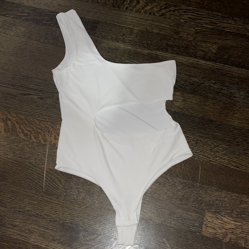 PRETTY LITTLE THING BODYSUIT